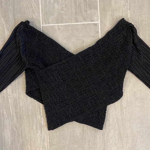 Perfect Condition Show Me Your Mumu Black Crop Top - Picture 11 of 12